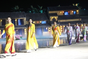 Đặc sắc, ấn tượng Lễ hội áo dài Hội An, danh thắng Việt Nam