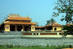 Ông quản điều ở làng Hóa Khuê Đông