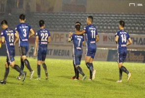 HLV đội Quảng Nam: 'Ai trụ hạng do ông trời quyết định'